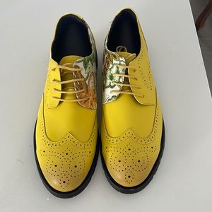 Dress shoes